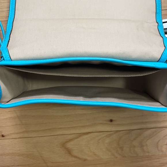 COACH Crossbody Bag - Picture 6 of 9